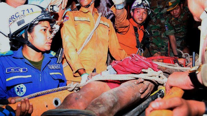 Campuchia: Giải cứu thành công người đàn ông mắc kẹt ở khe núi suốt 3 ngày - Ảnh 2.