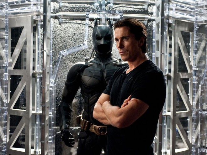 Christian Bale khuyên Robert Pattinson hãy biết tự đi tiểu nếu muốn đóng vai Batman - Ảnh 2.