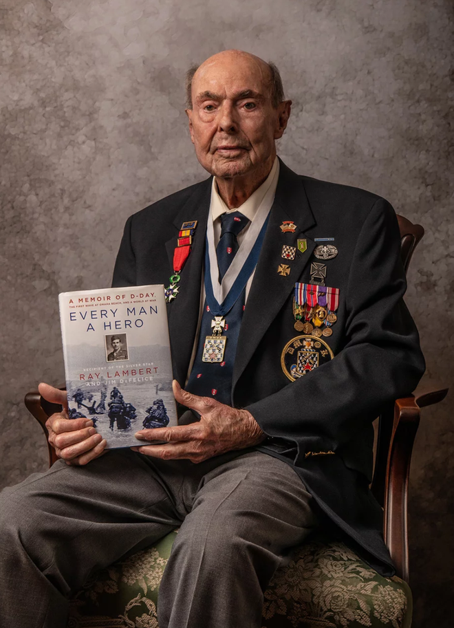 Nhiếp ảnh tôn vinh: Chụp chân dung những cựu chiến binh Thế chiến thứ 2 cuối cùng - Ảnh 10.
