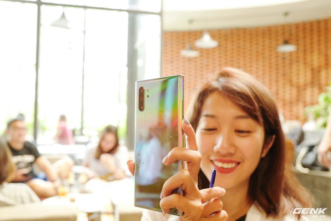 Cho iFan cầm thử Galaxy Note10 : thấy chỗ nào hay hơn iPhone, chỗ nào còn chưa được tốt? - Ảnh 10.