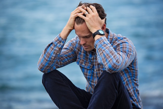 Tại sao nam giới thường khó khăn hơn khi tìm kiếm sự giúp đỡ với trầm cảm? - Ảnh 1.