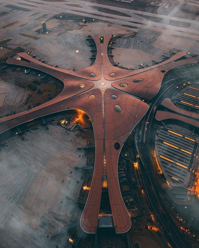 Bắc Kinh vừa khánh thành sân bay mới với ga chờ lớn nhất thế giới - Ảnh 2.