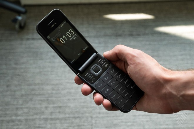 Nokia ra mắt 2720 Flip: Sự hồi sinh của điện thoại nắp gập - Ảnh 2.