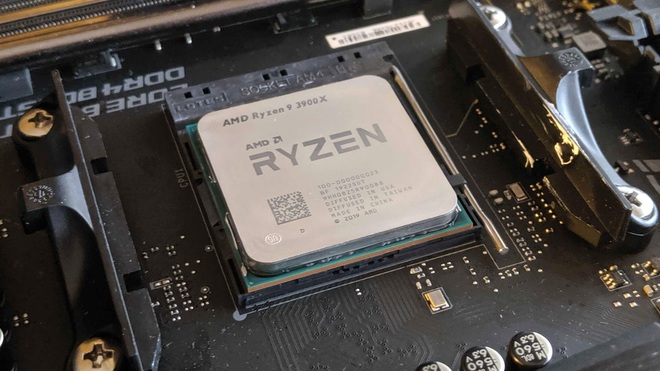 Lần đầu tiên sau 14 năm, AMD giành tới 40% thị trường CPU khỏi tay Intel - Ảnh 1.