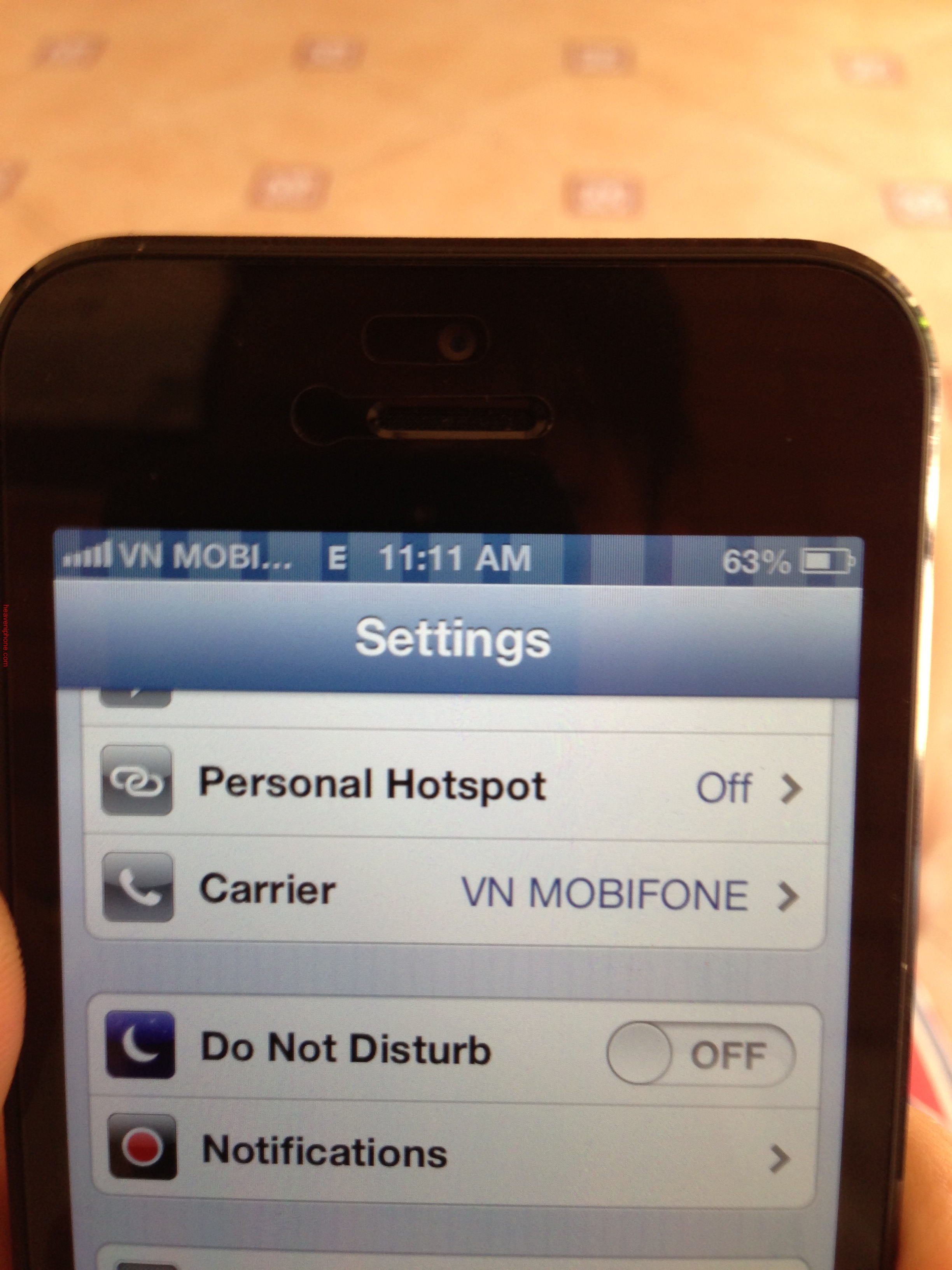 Xuất hiện lỗi sọc xanh trên Status bar iPhone 5 tại Việt Nam 2