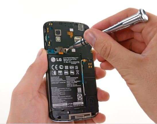 Săm soi nội thất smartphone Nexus 4 15