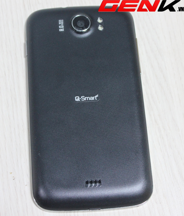 Q-Smart Miracle Pad: Phablet 5 inch của Q-Mobile 9