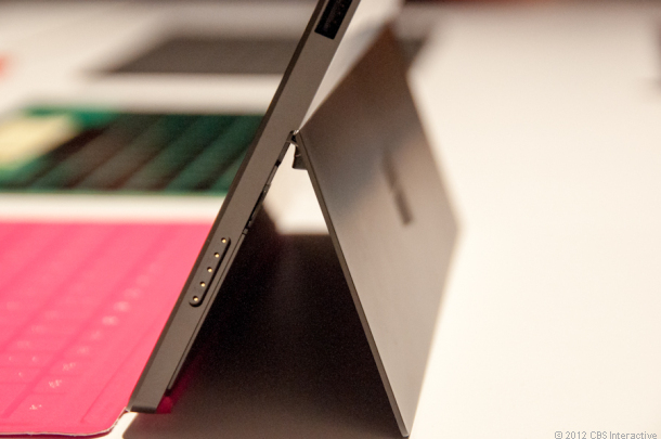 Microsoft vướng vòng lao lý vì dung lượng của Surface 1