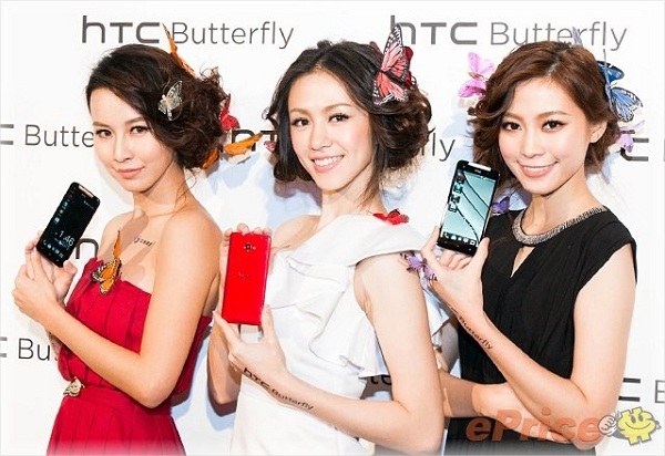 Người đẹp ch&acirc;n d&agrave;i gợi cảm b&ecirc;n smartphone HTC Butterfly 1