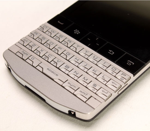 Đập hộp BlackBerry Porsche Design P’9981 có giá 45 triệu đồng 11