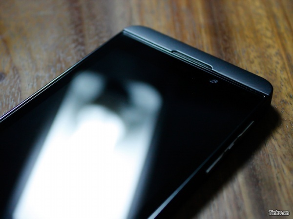 H&igrave;nh ảnh thực tế BlackBerry 10 L-Series tại Việt Nam 2