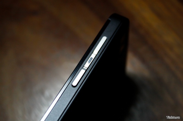 H&igrave;nh ảnh thực tế BlackBerry 10 L-Series tại Việt Nam 4