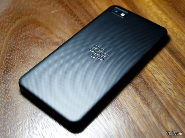 H&igrave;nh ảnh thực tế BlackBerry 10 L-Series tại Việt Nam 6