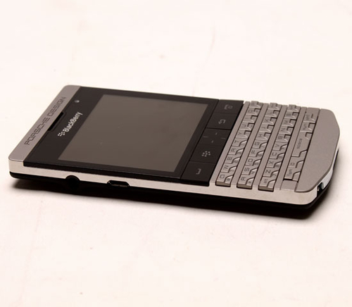 Đập hộp BlackBerry Porsche Design P’9981 có giá 45 triệu đồng 9