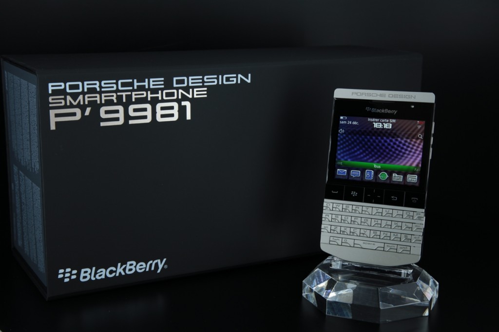 Đập hộp BlackBerry Porsche Design P’9981 có giá 45 triệu đồng 1