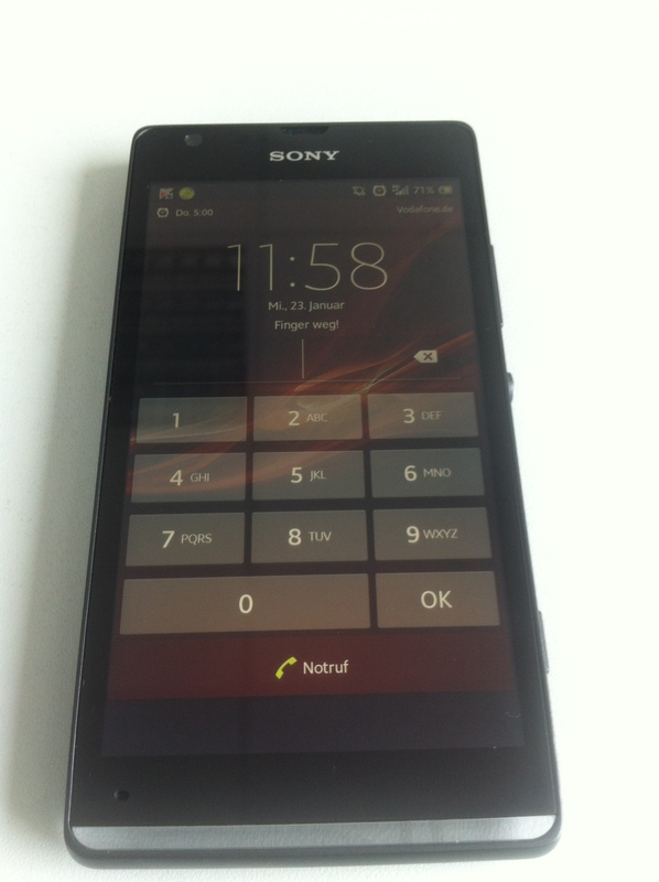 Lộ diện smartphone trung cấp của Sony sau Xperia Z và ZL 1
