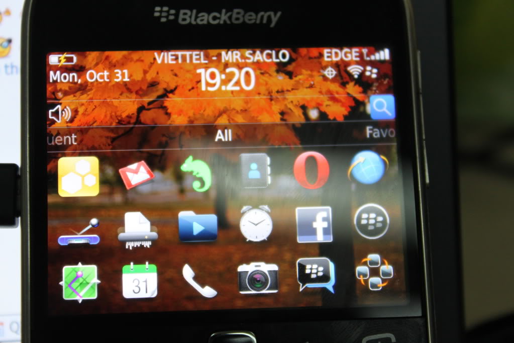 Tin vui đầu năm cho fan BlackBerry: BIS Viettel giảm giá cước xuống một nửa 1