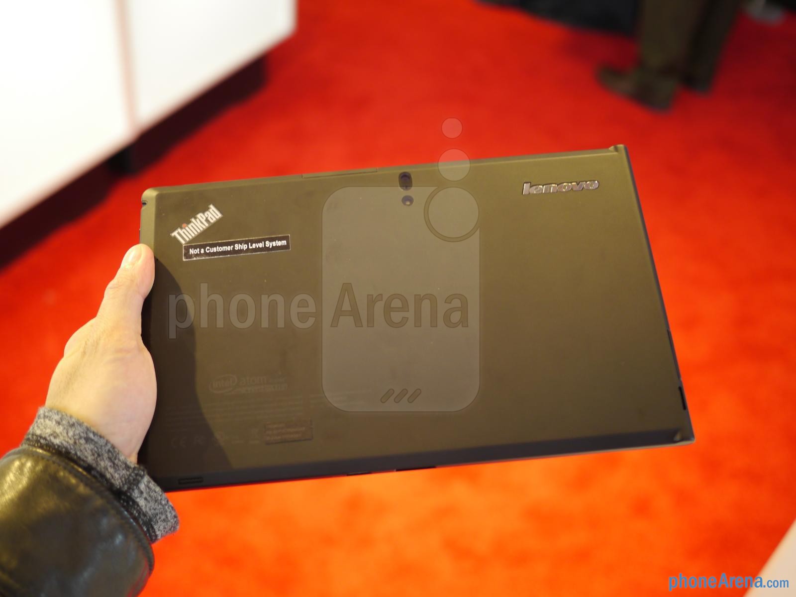 Trên tay tablet Windows 8 Lenovo ThinkPad Tablet 2 7
