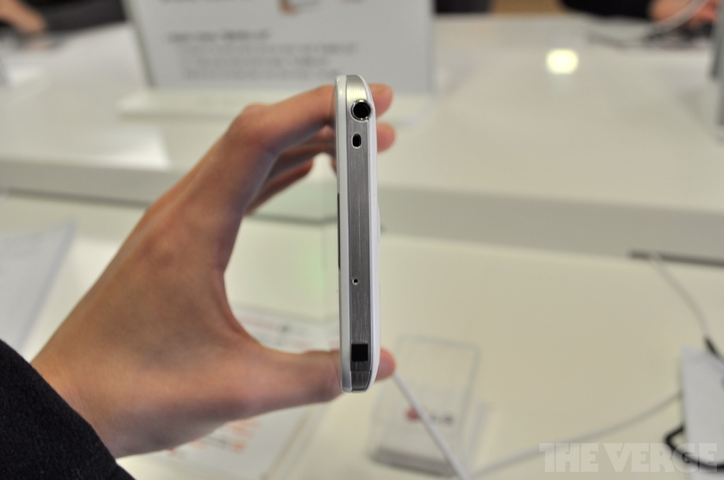 LG Optimus G Pro: "Siêu phẩm" 2013 lộ diện 5