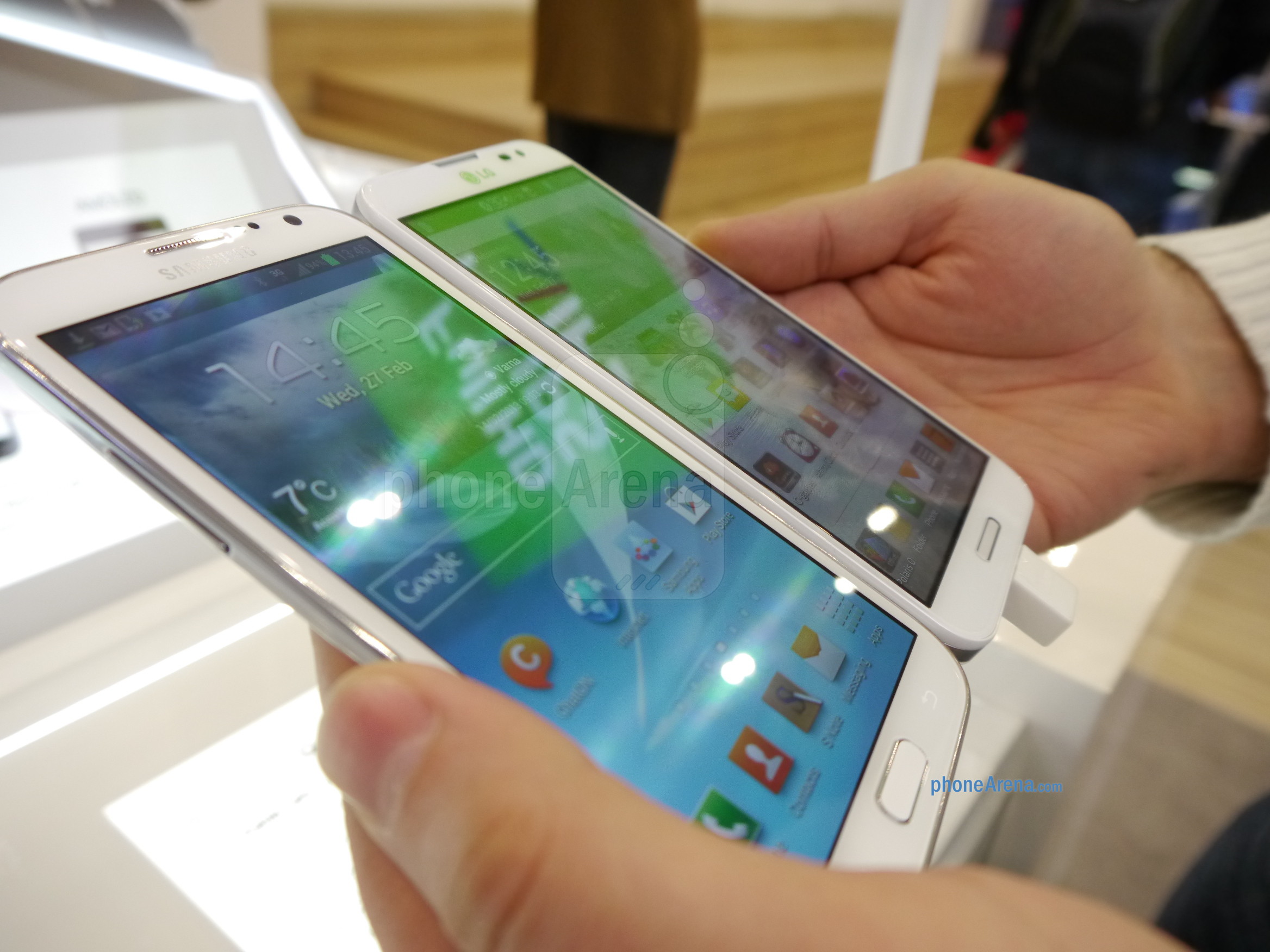 LG Optimus G Pro vs Samsung Galaxy Note II: Cuộc chiến phablet 5,5 inch 2