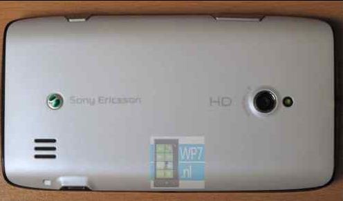 Điện thoại Windows Phone b&agrave;n ph&iacute;m QWERTY của Sony đang được rao b&aacute;n 3