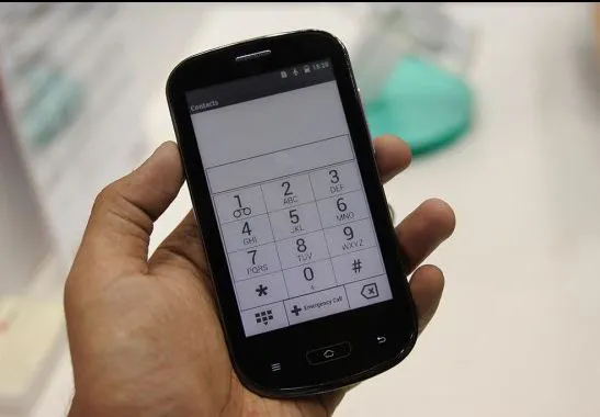 Lộ diện smartphone màn hình đen trắng, có 3G 4