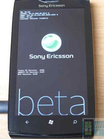 Điện thoại Windows Phone b&agrave;n ph&iacute;m QWERTY của Sony đang được rao b&aacute;n 4