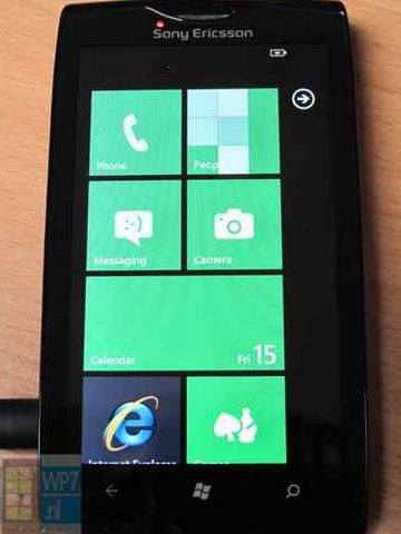 Điện thoại Windows Phone b&agrave;n ph&iacute;m QWERTY của Sony đang được rao b&aacute;n 6
