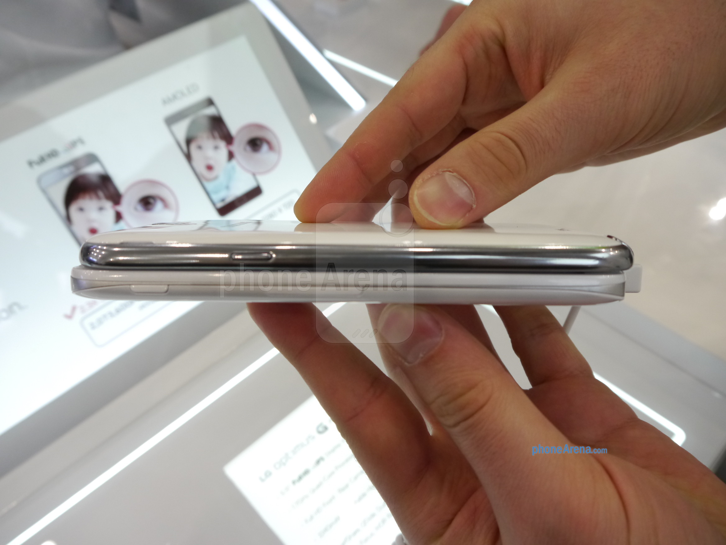 LG Optimus G Pro vs Samsung Galaxy Note II: Cuộc chiến phablet 5,5 inch 3