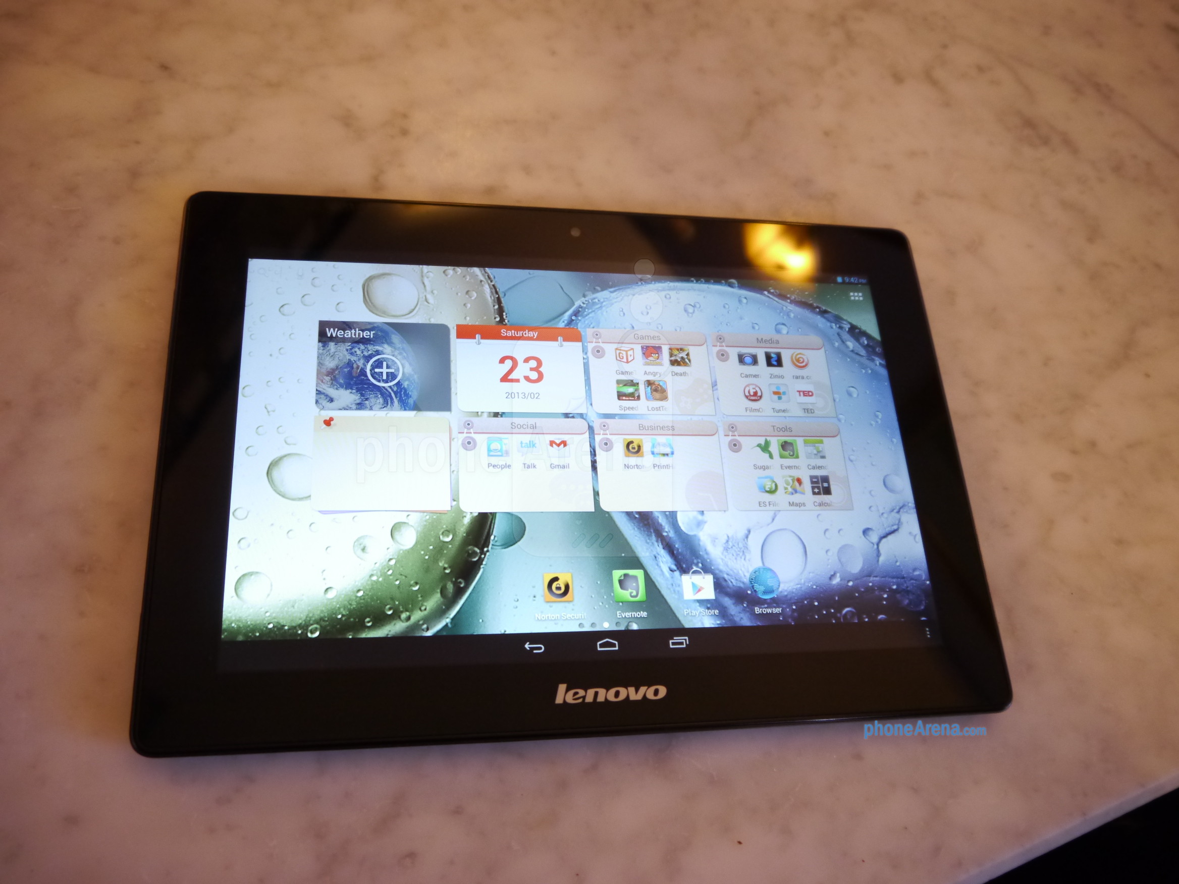 Lenovo giới thiệu cùng lúc 3 mẫu tablet mới 10