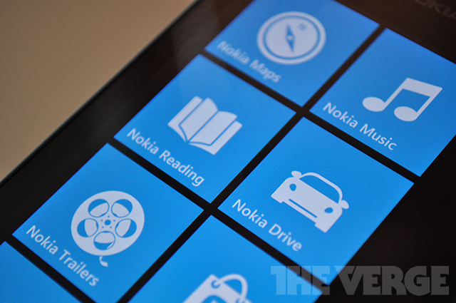Windows Phone 7.8 và Windows Phone 8 được hỗ trợ đến năm 2014 1