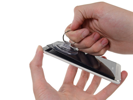 HTC One phá kỷ lục "smartphone khó sửa nhất" 1