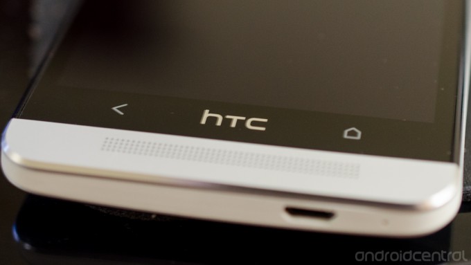 Biến logo HTC của HTC One thành phím bấm cảm ứng thứ ba 1