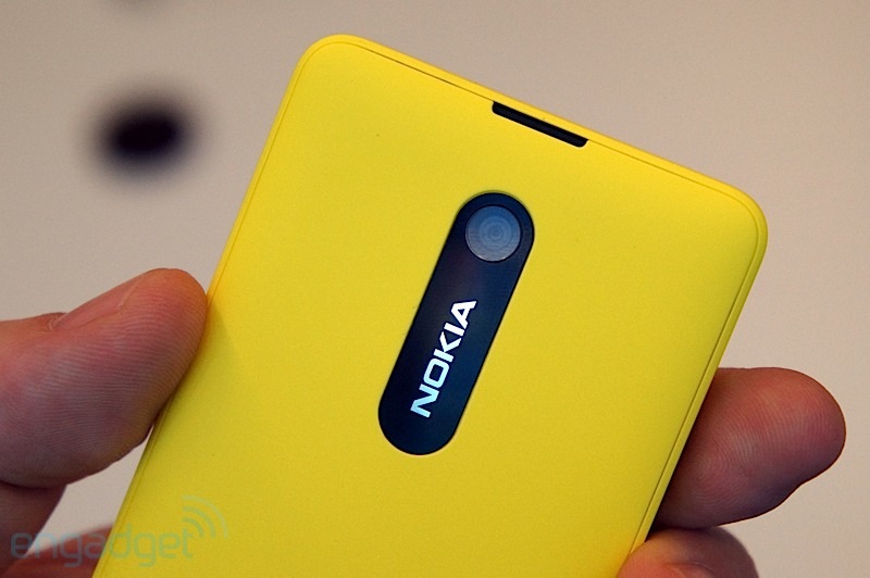 Nokia Asha 210: Giá rẻ trong một thiết kế cao cấp 5