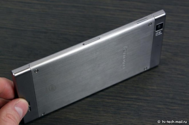 Lenovo K900: Smartphone thiết kế ấn tượng với chip Intel "khủng" 3