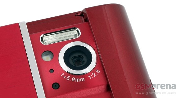 Sony Honami sử dụng camera Exmor RS đời mới và ống kính Cybershot G 1