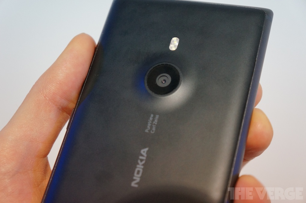 Cận cảnh những hình ảnh đầu tiên của Lumia 925 6