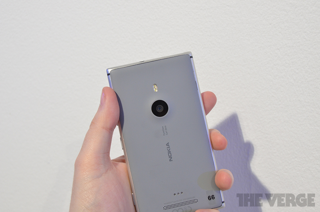 Cận cảnh những hình ảnh đầu tiên của Lumia 925 8