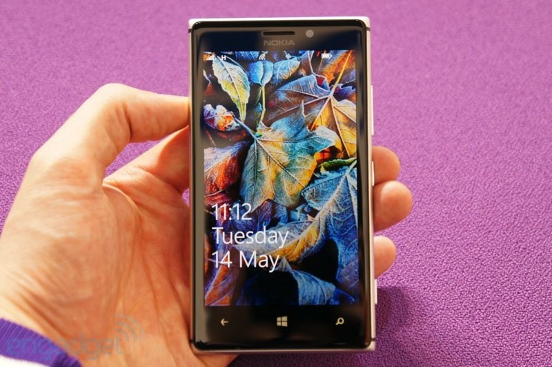 Nokia Lumia 925: Thay đổi thức thời 3