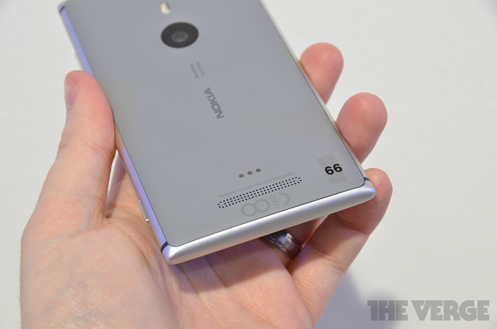 Cận cảnh những hình ảnh đầu tiên của Lumia 925 9