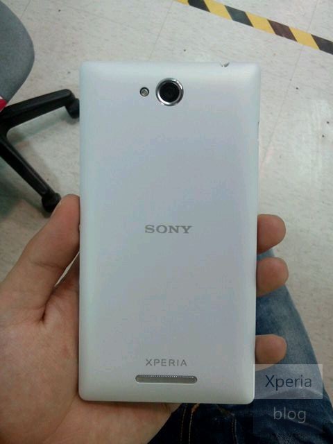 Lộ diện điện thoại Xperia S39h chưa ra mắt của Sony 3