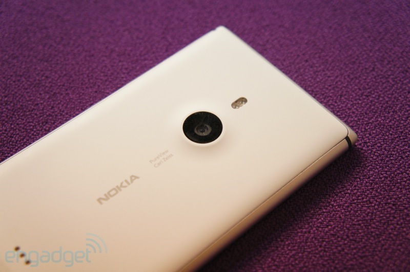 Nokia Lumia 925: Thay đổi thức thời 7
