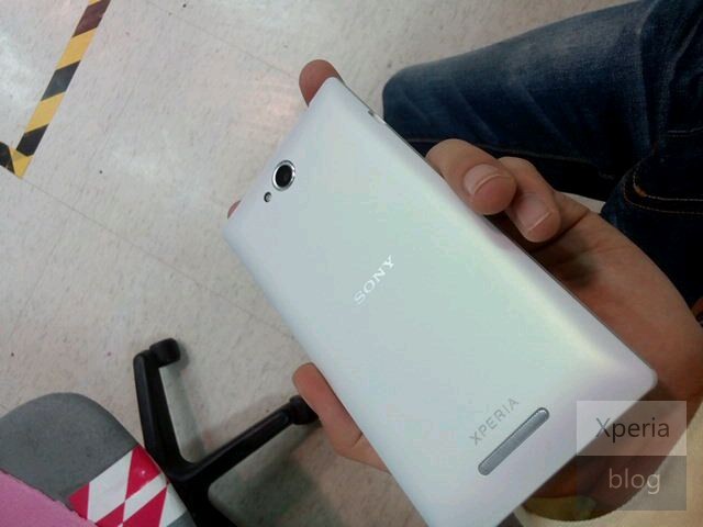 Lộ diện điện thoại Xperia S39h chưa ra mắt của Sony 5