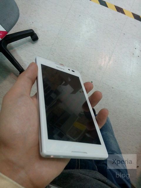 Lộ diện điện thoại Xperia S39h chưa ra mắt của Sony 9