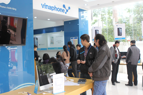 iPhone 5 ch&iacute;nh h&atilde;ng khan h&agrave;ng, x&aacute;ch tay loạn gi&aacute; 1