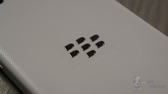 Sành điệu với BlackBerry Z10 màu trắng 1