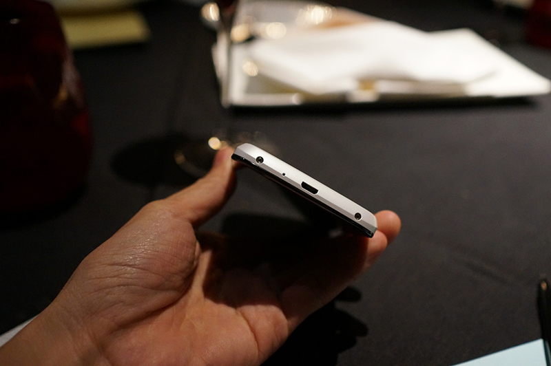 Cập nhật thêm ảnh Nexus 4 màu trắng 9