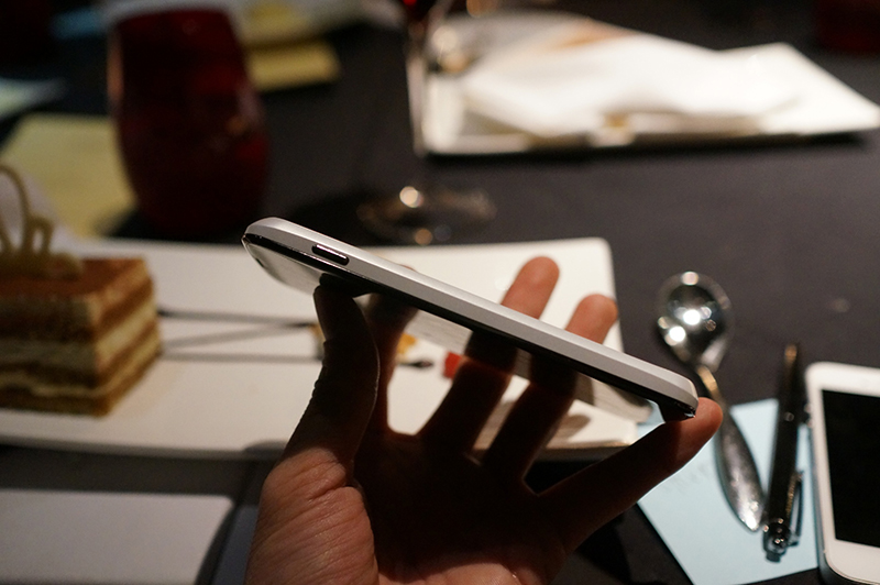 Cập nhật thêm ảnh Nexus 4 màu trắng 10