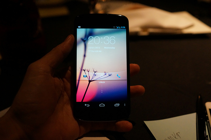 Cập nhật thêm ảnh Nexus 4 màu trắng 4