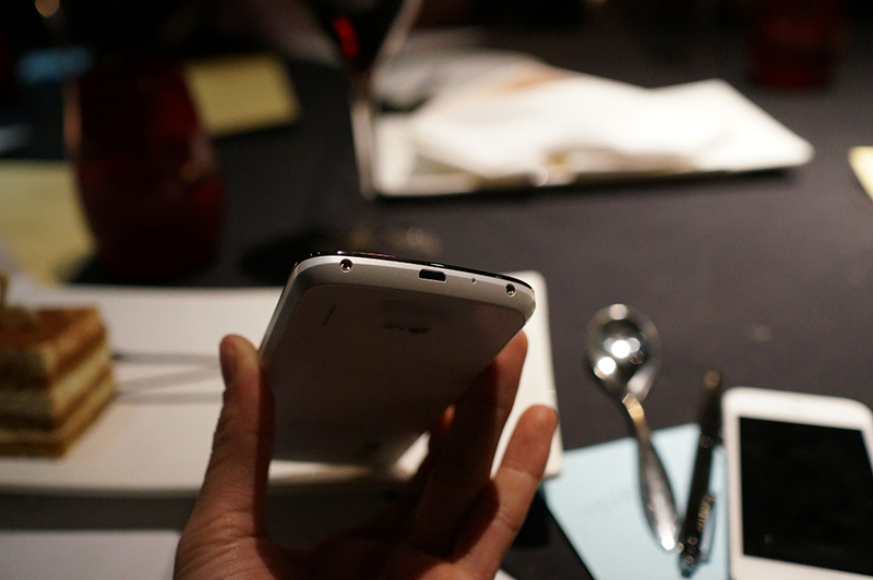 Cập nhật thêm ảnh Nexus 4 màu trắng 8